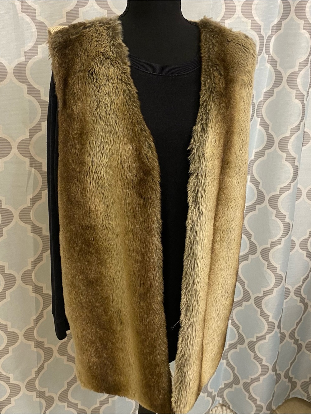 Liz Claiborne Faux Fur Cream Knit Sweater Vest XL